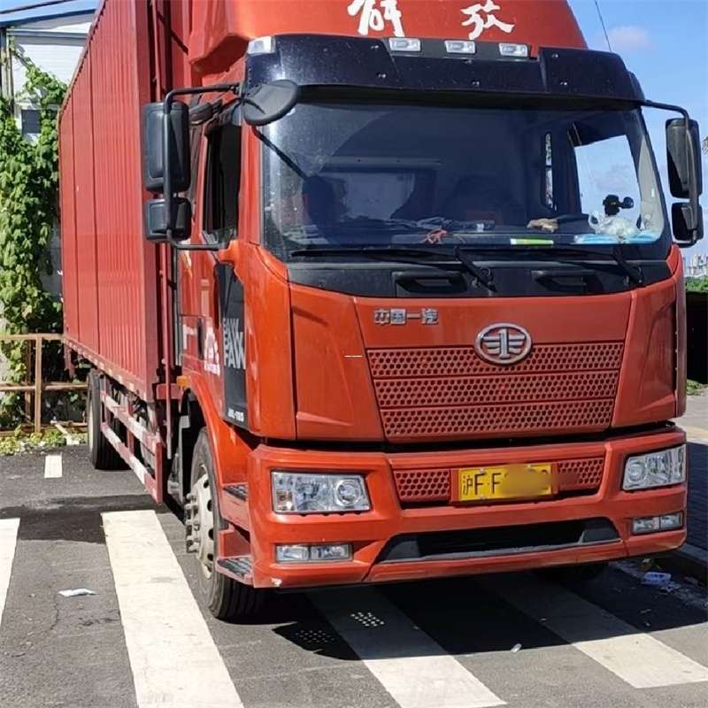 八宿县罗平县进仓物流：专线直达的多元货运之旅
